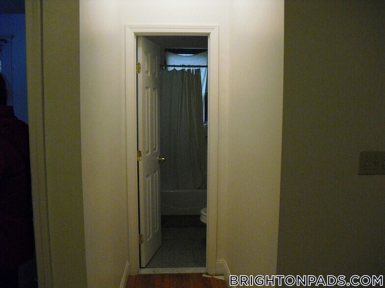 Building Photo - 17 Cummings Rd