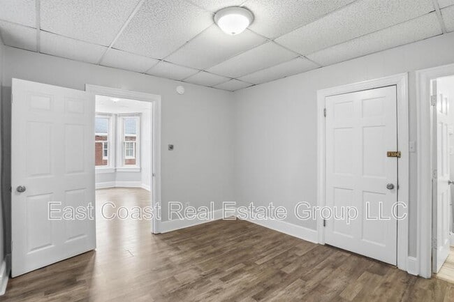 Building Photo - 207 N Mulberry St