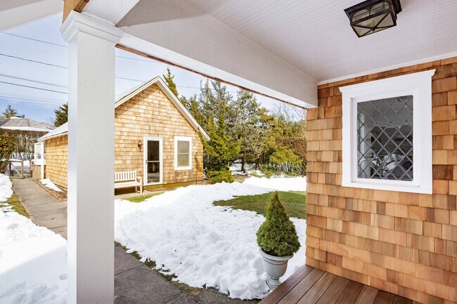 Building Photo - 6 Bay Rd