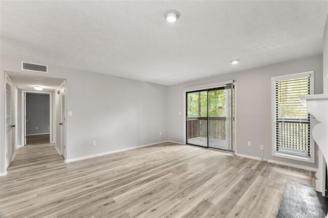 Building Photo - 308 Cumberland Ct SE