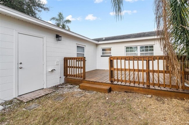 Building Photo - 452 45th Ave N