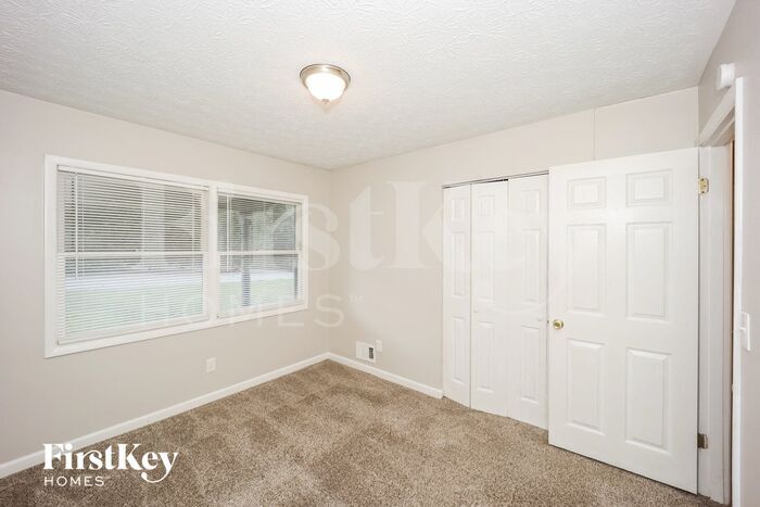 Building Photo - 2521 Southaven Dr