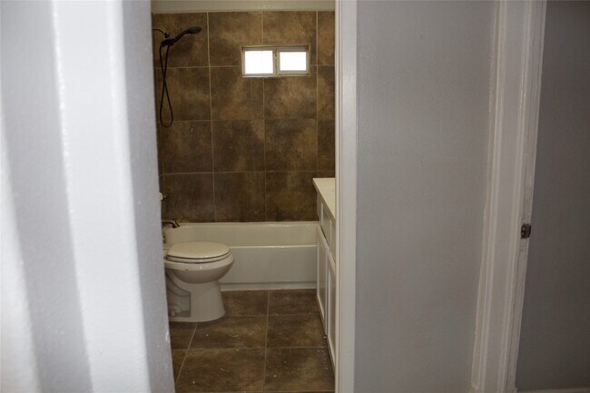 Building Photo - 3314 Holman St