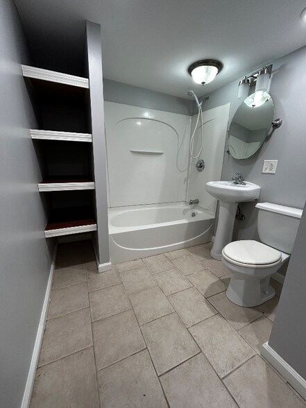 Building Photo - 82 Congress St