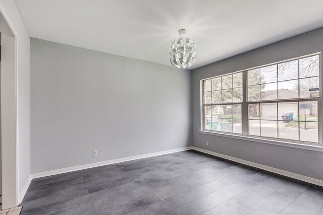 Building Photo - 3522 Eagle Creek