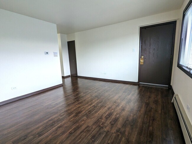 Building Photo - 14043 Kilpatrick Ave