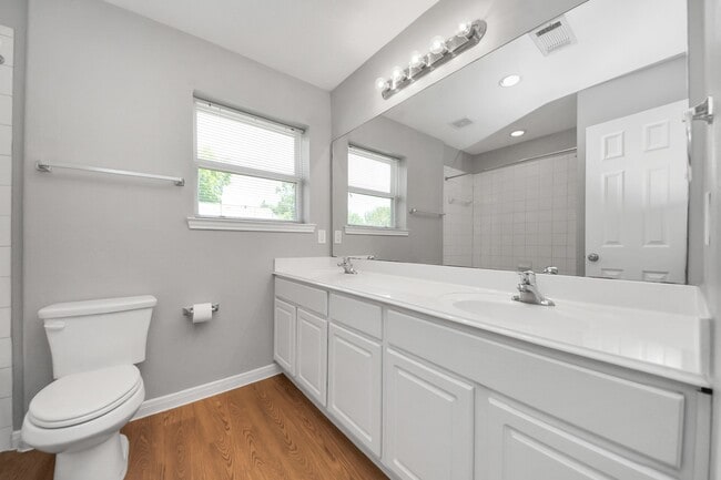 Building Photo - 1324 S Johnson St