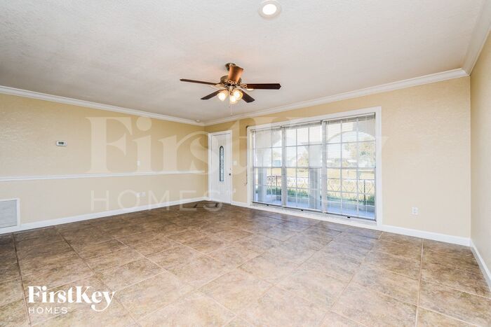 Building Photo - 2290 Beacon Dr