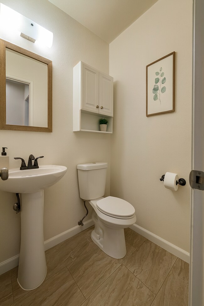 Building Photo - 10014 River St