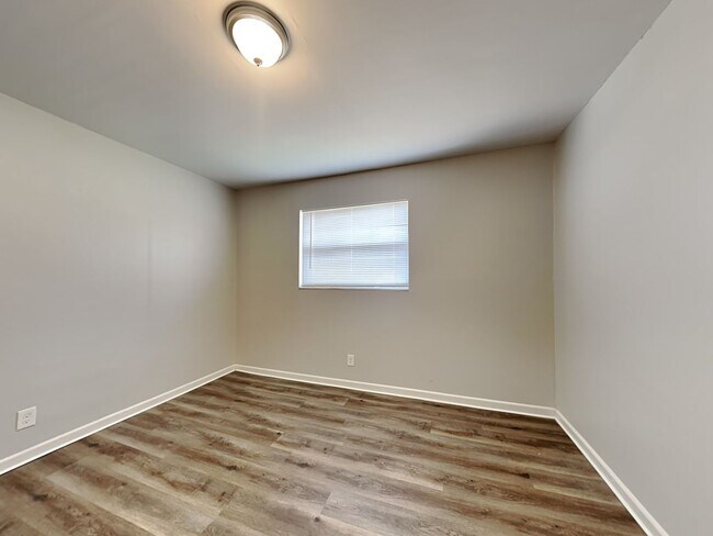 Building Photo - Renovated 3BR/2BA Home in Arlington Hills Jacksonville | Garage & Fenced Yard