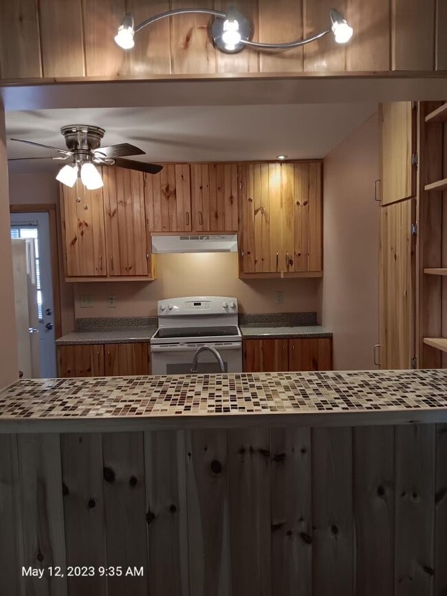 Building Photo - 4937 S Catherine St