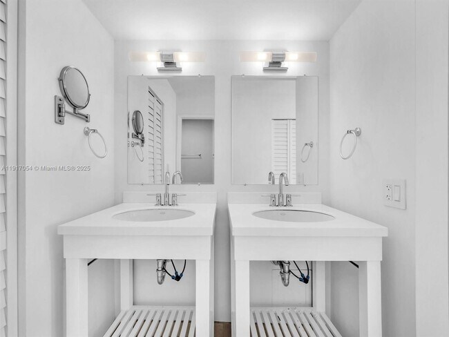 Building Photo - 255 Galen Dr