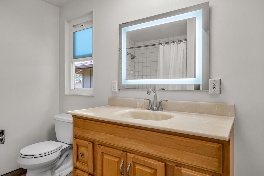 Building Photo - 4076 Tropico Way