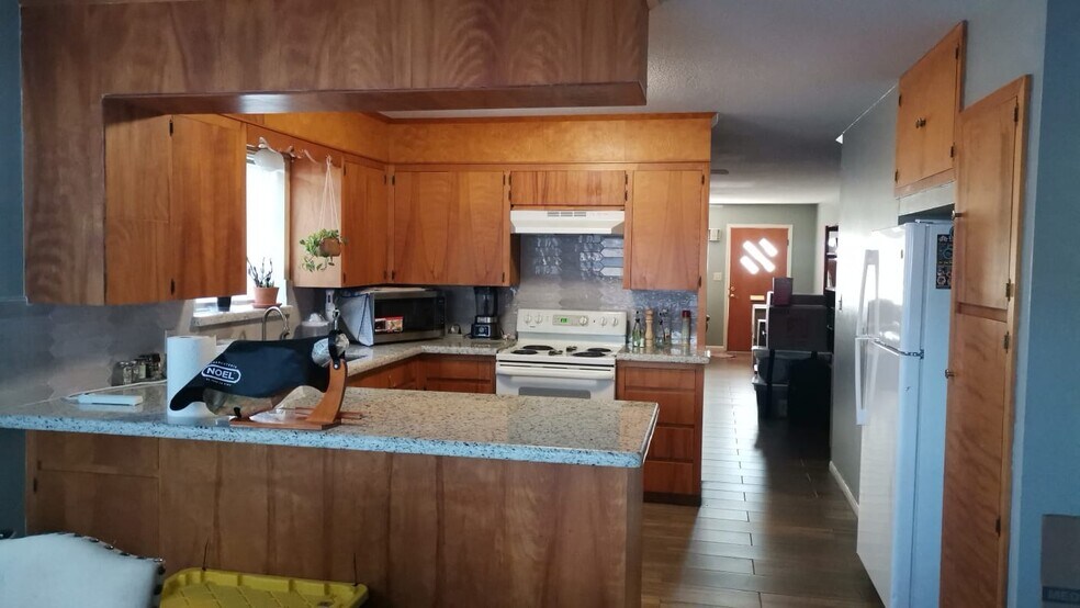 Kitchen - 307 N 38 1/2 St