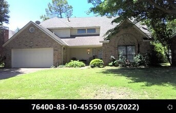Building Photo - Large 4 Bedroom 2 Bath Home for Rent.