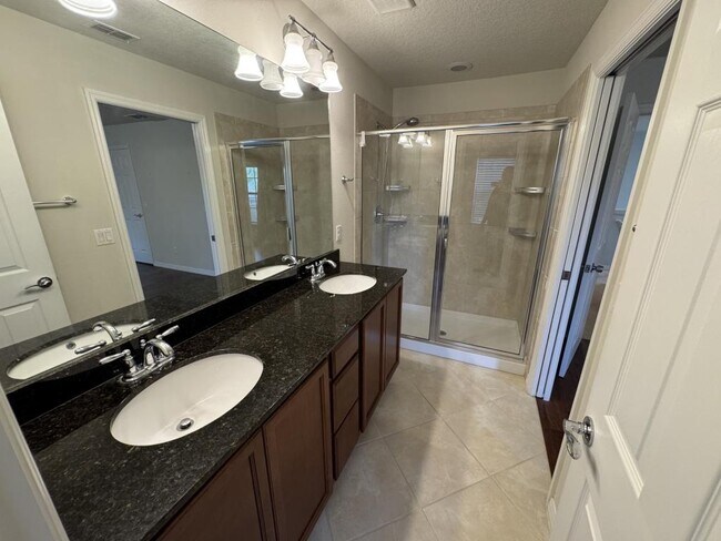 Building Photo - 11902 Lorenza Ln