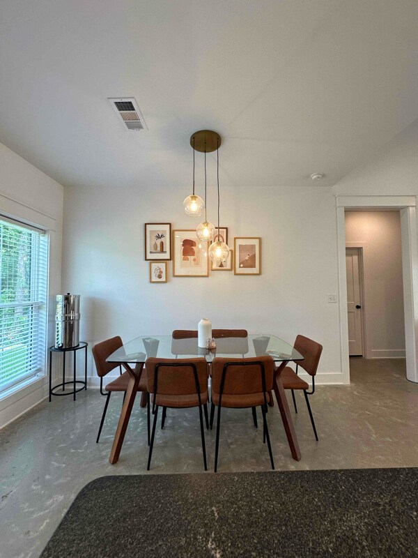 Building Photo - 119 Gumwood Dr
