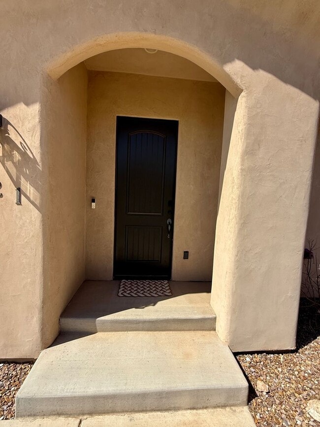 Building Photo - 521 N Creek Ridge Dr