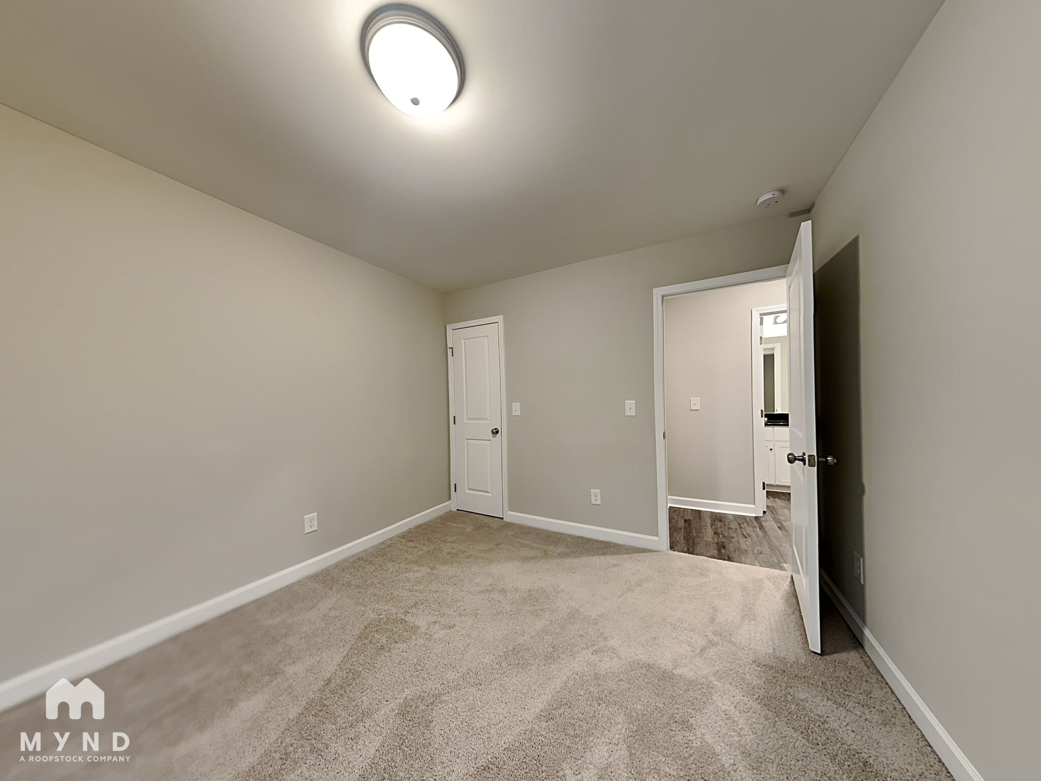 Building Photo - 782 Skyland Dr