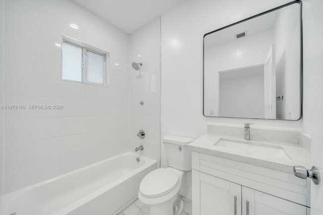 Building Photo - 14710 NE 7th Ct