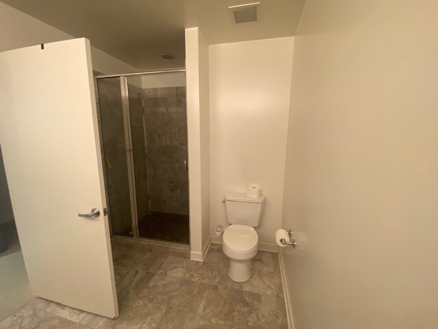 Master bath - 1629 S Prairie Ave
