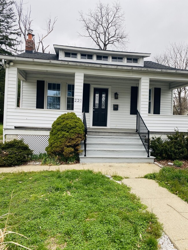 Building Photo - 220 Brightside Ave