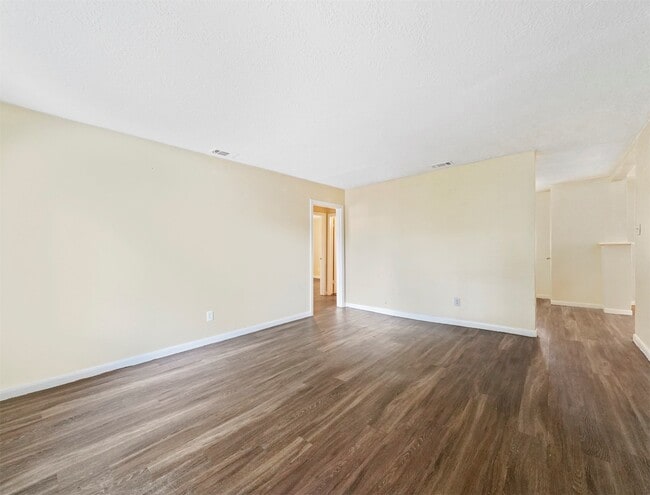 Building Photo - 2509 Lancaster Ln