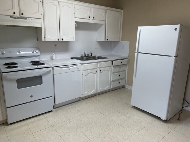 Building Photo - 1805 Windward Dr