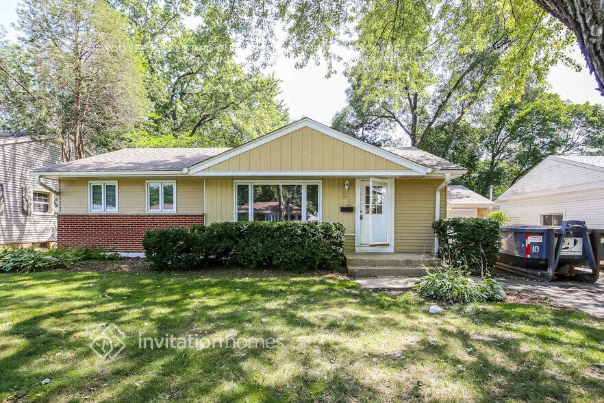 Primary Photo - 407 N Derbyshire Ave