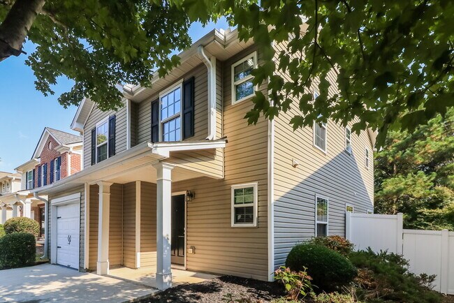 Building Photo - 305 Silver Spring St