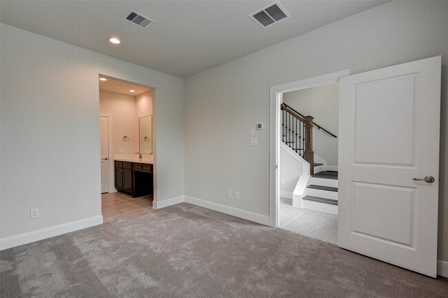 Building Photo - 2710 Grand Fountains Dr