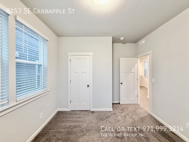 Building Photo - 8153 SE Crabapple St