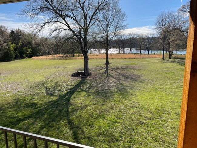 Building Photo - 134 Lake Village Ln