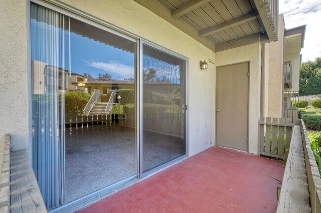 Building Photo - 432 Edgehill Ln