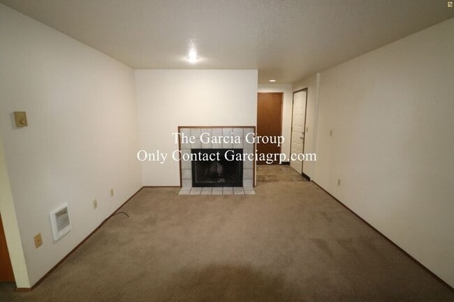 Building Photo - 10632 SW 49th Ave