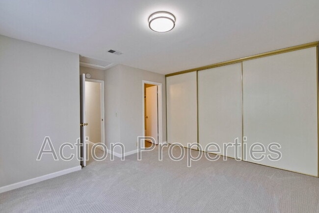 Building Photo - 1341 Meadow Ridge Cir