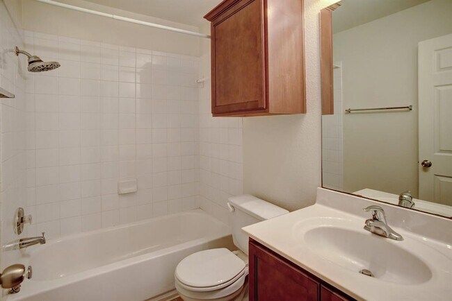 Building Photo - 208 Wildcat Dr