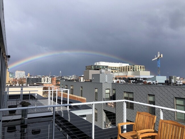 Building Photo - 10 St George St