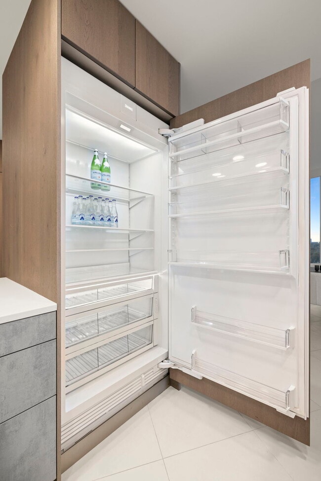 Building Photo - 2900 W Bay to Bay Blvd