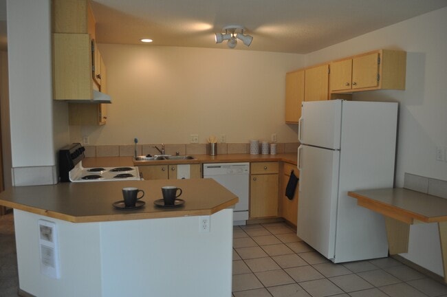 Kitchen - Arborlane Apartments