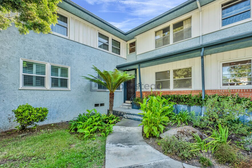 Building Photo - 5835 Bowcroft St