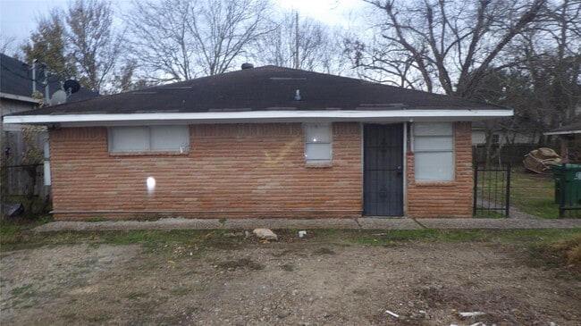 Building Photo - 8410 Brandon St