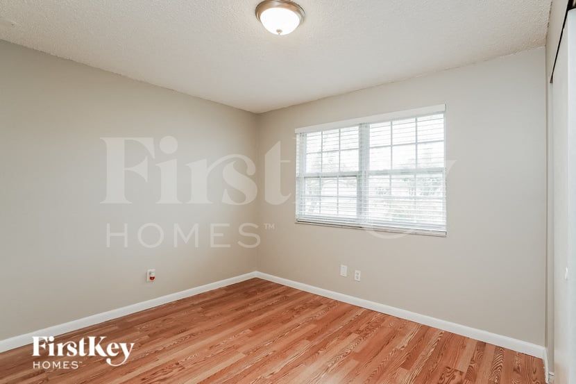 Building Photo - 331 SE 46th Ln