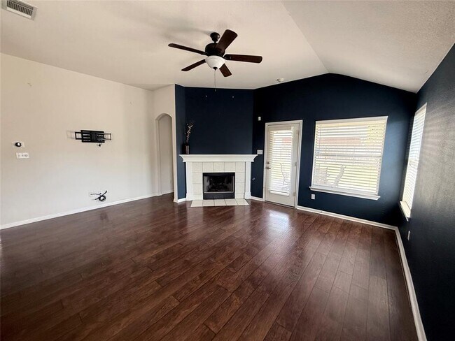 Building Photo - 428 River Crossing Trail