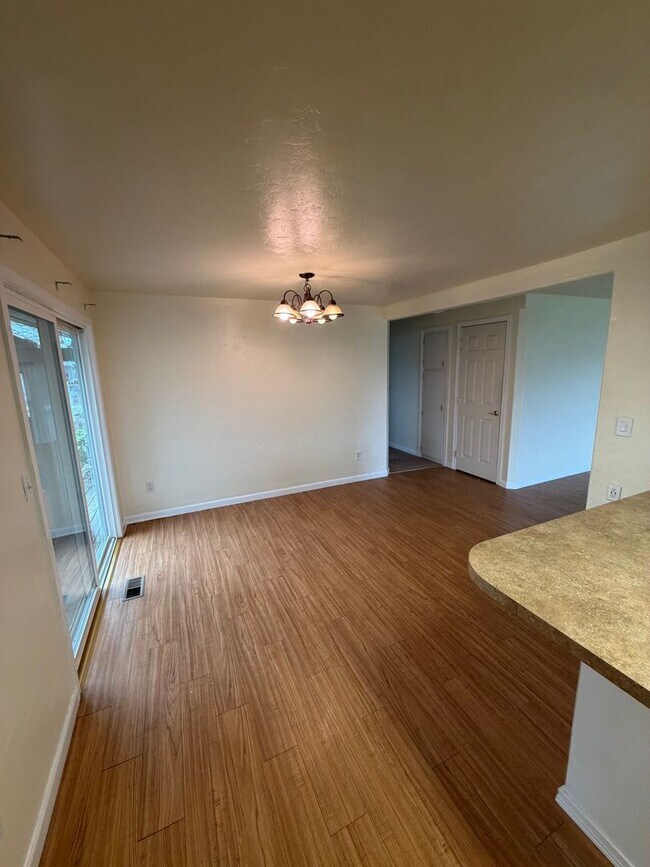 Building Photo - Must See 3 Bedroom with Fenced Yard!