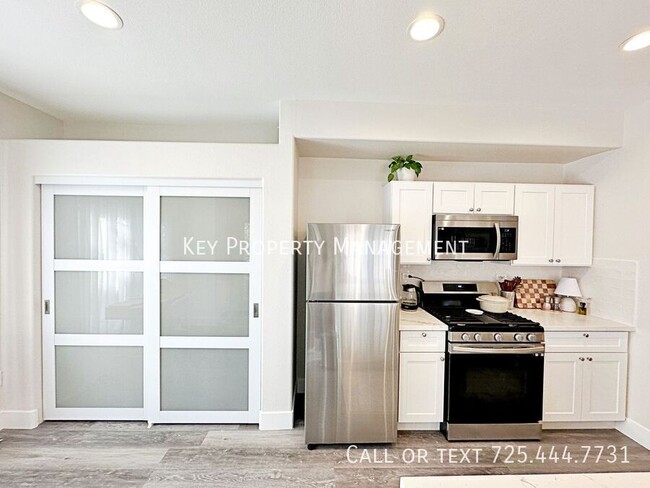 Building Photo - 8250 N Grand Canyon Dr
