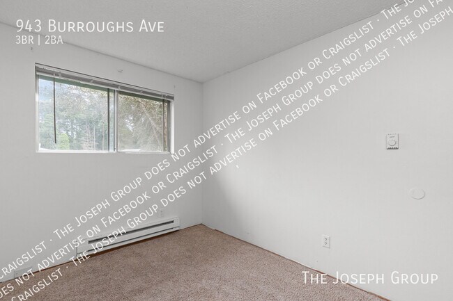 Building Photo - 943 Burroughs Ave