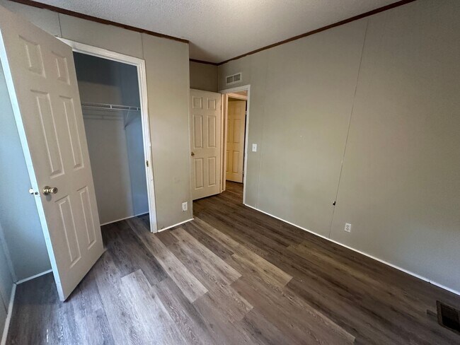 Building Photo - 16521 Timberwood