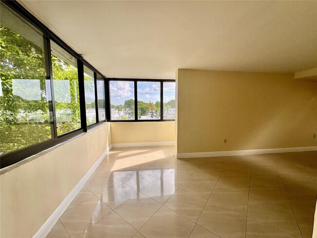 Building Photo - 8215 SW 152nd Ave