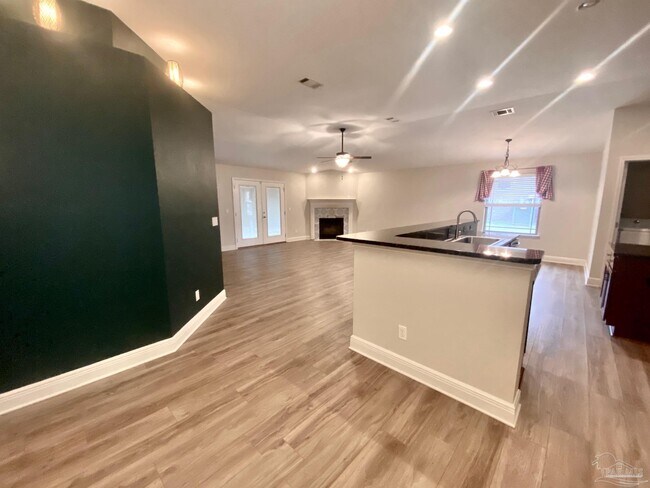 Building Photo - 8431 Ferlon Ave